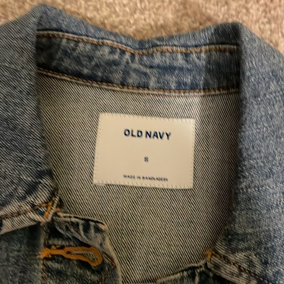Old navy jean jacket like new size small - Picture 2 of 4